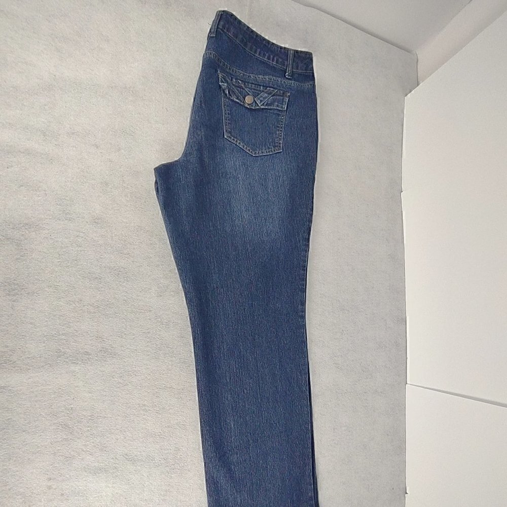 Cato Women's Medium Rise Classic Straight Leg Denim Blue Jeans Size 18W - Picture 2 of 12